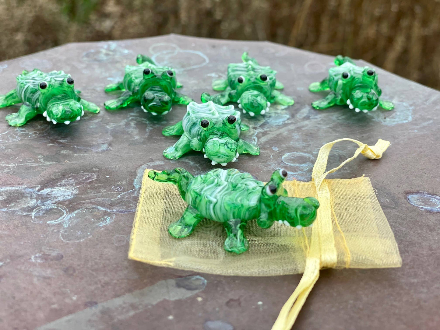 SHOPGIVECOURAGE - Glass Alligator Crocodile Sitter Miniature Collectible