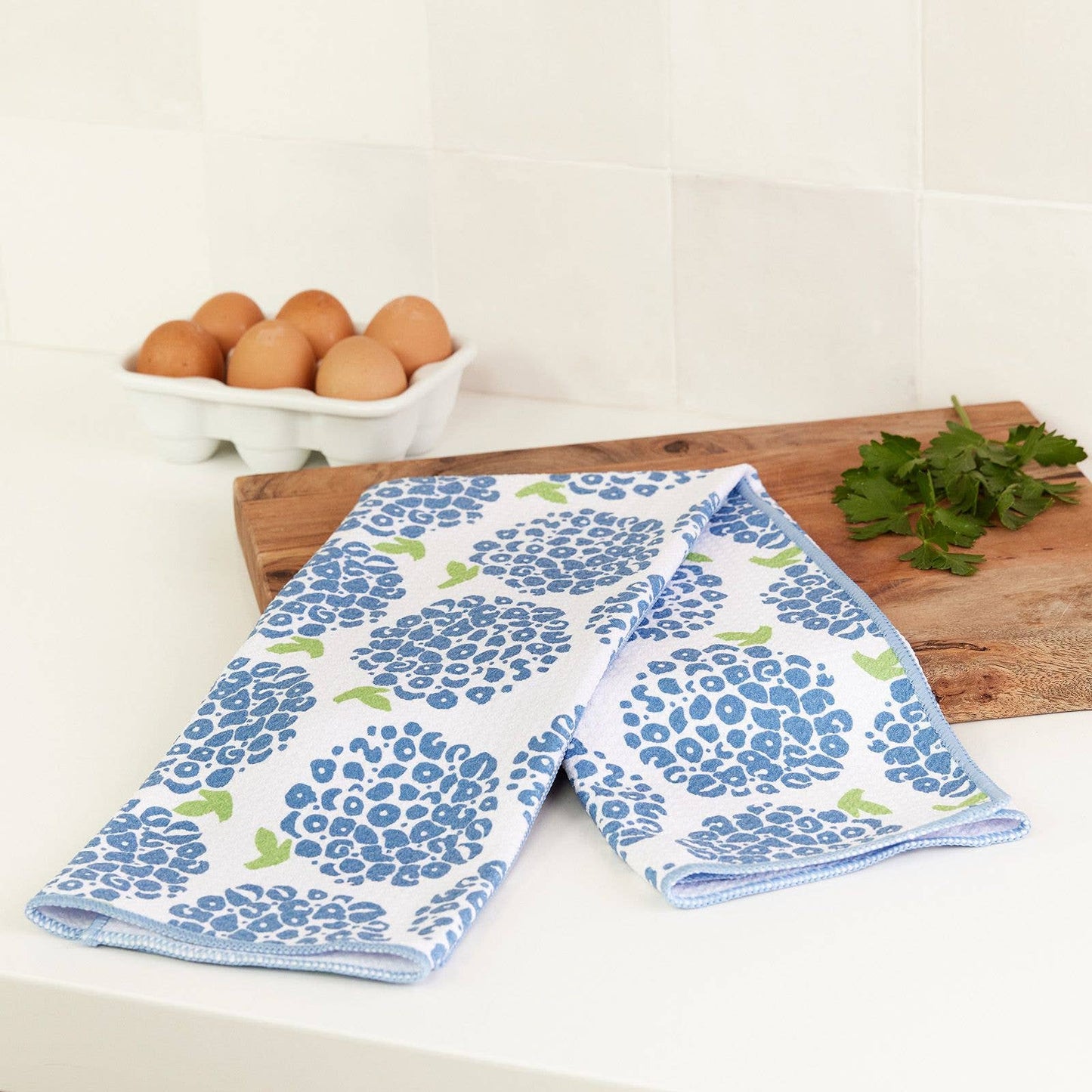 rockflowerpaper - HYDRANGEA WHITE blu Kitchen Tea Towel