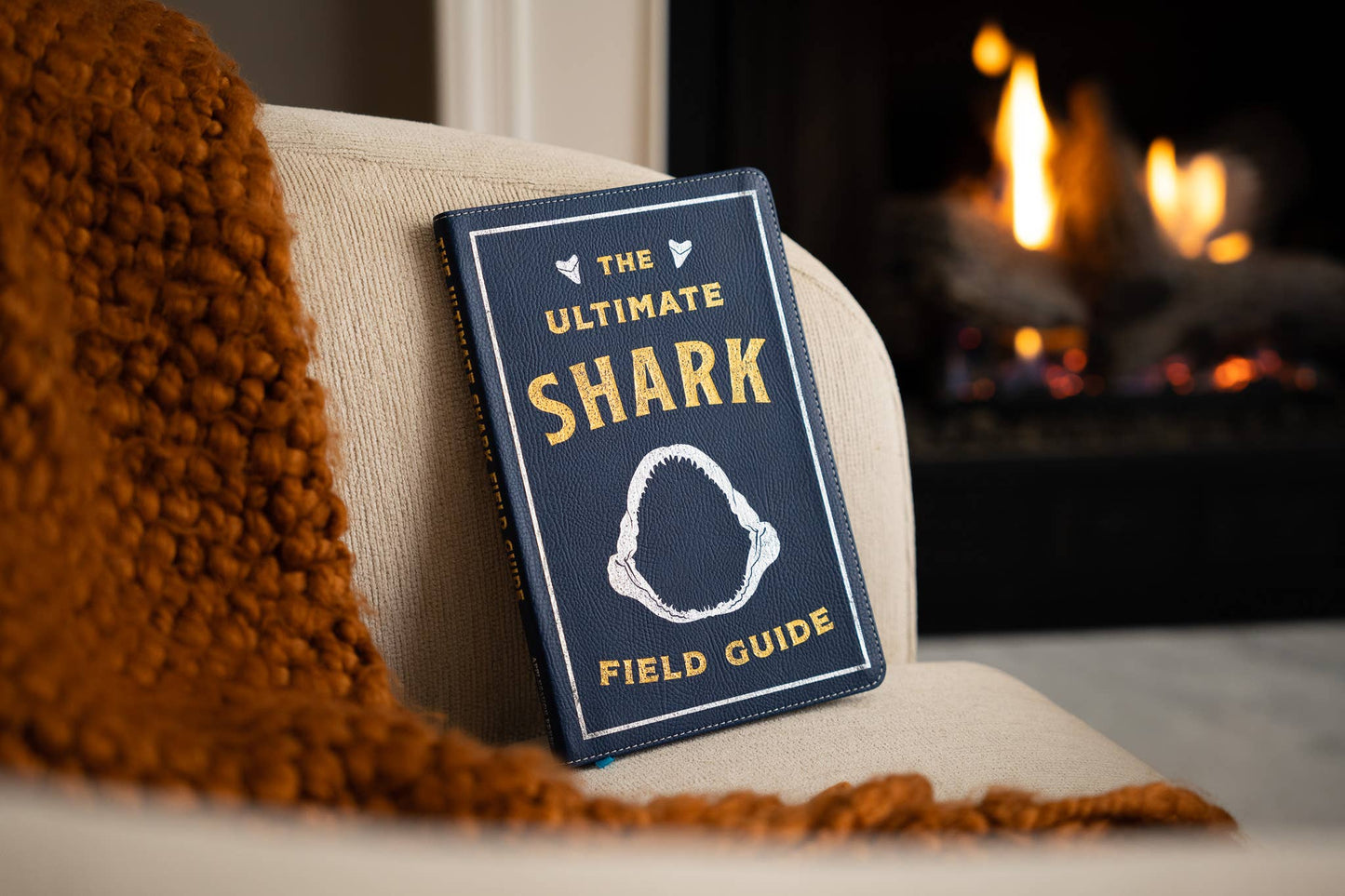 HarperCollins Focus - Ultimate Shark Field Guide Illustrated by Csotonyi