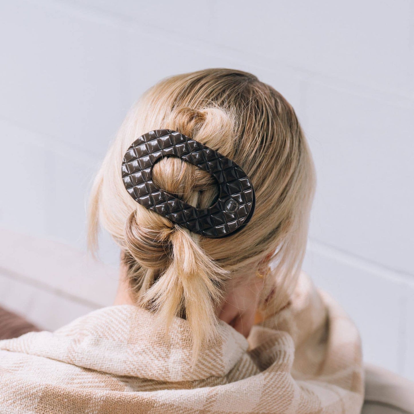 TELETIES - Flat Round Hair Clip | Large | Truly Taupe Quilted