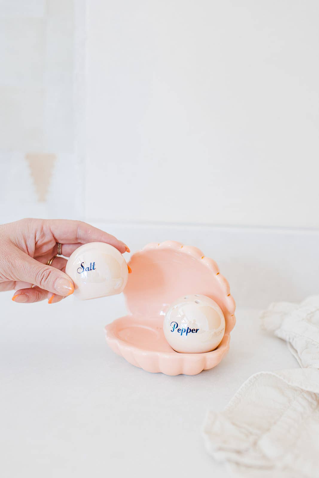 Yvonne Ellen - YVONNE ELLEN SHELL SALT & PEPPER SHAKERS