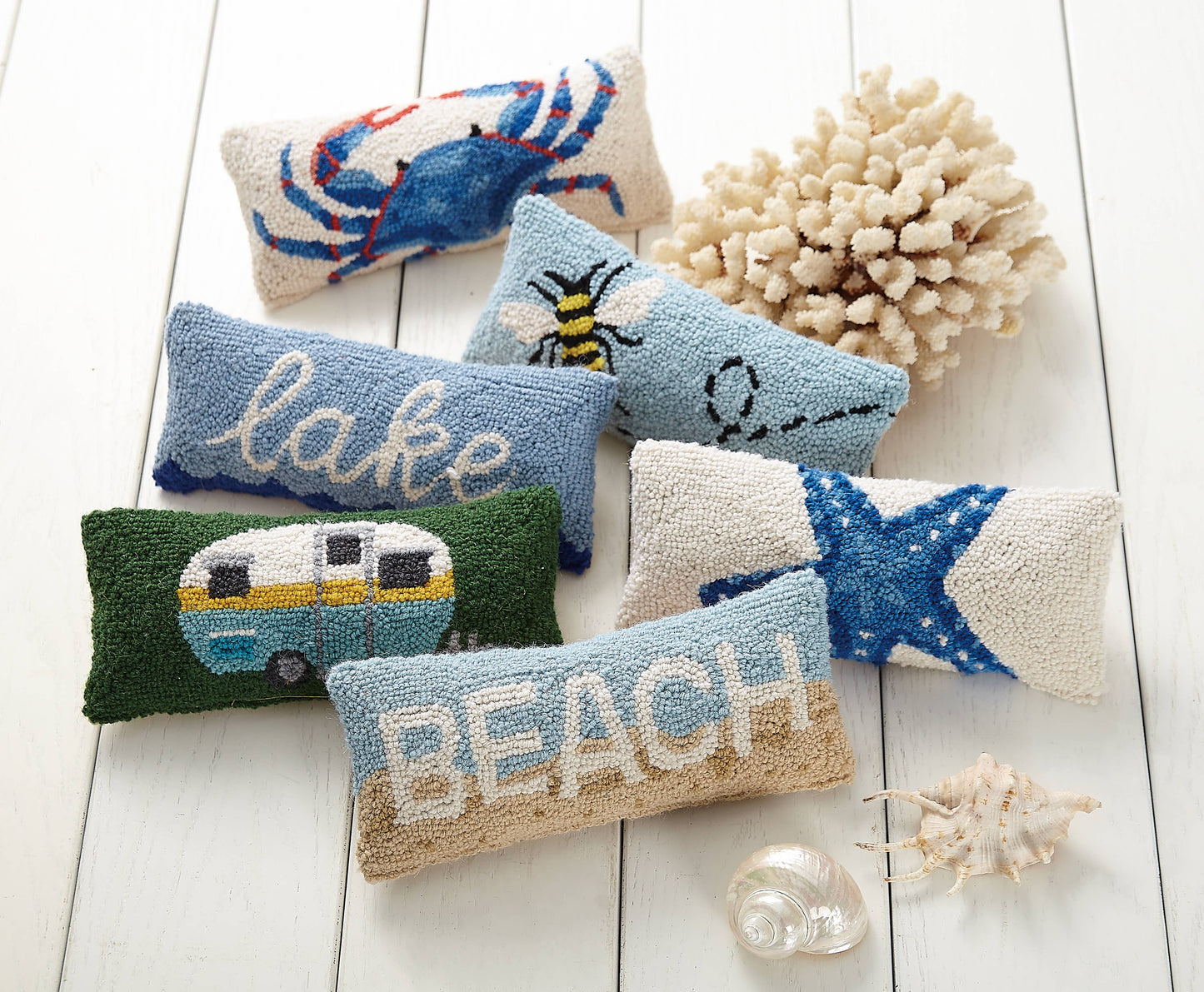 Peking Handicraft - Blue Crab Hook Pillow