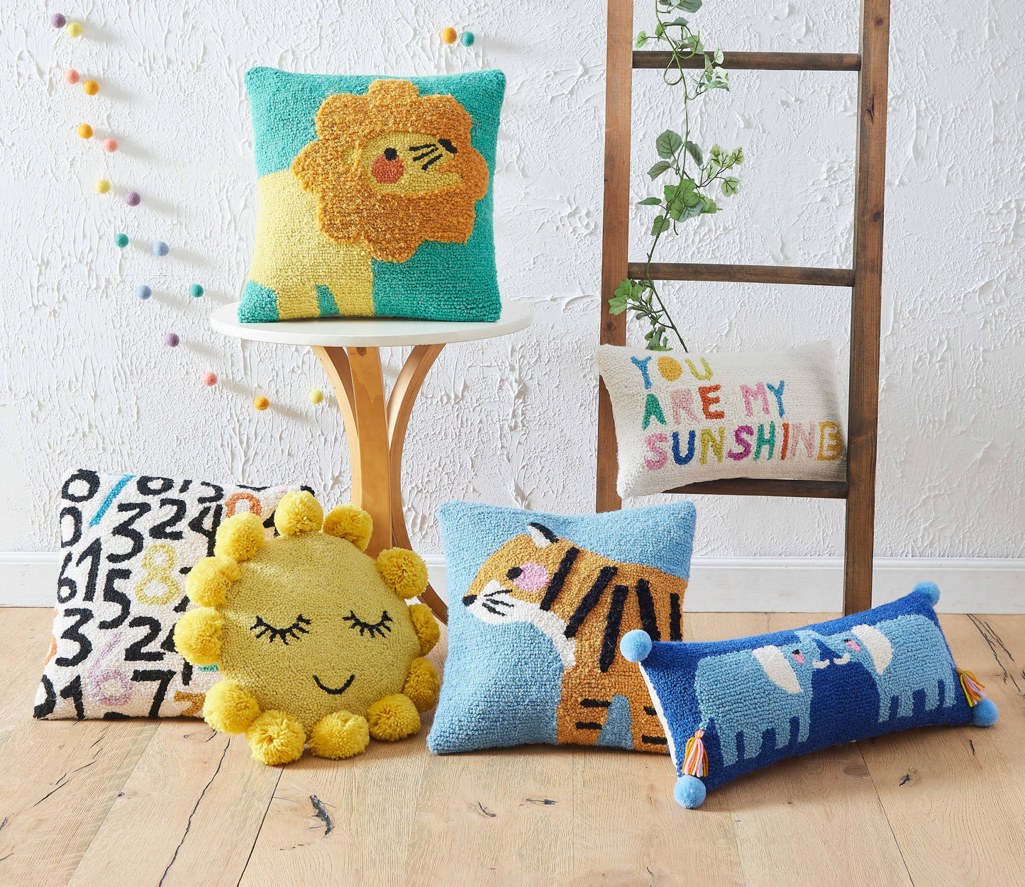 Peking Handicraft- You Are My Sunshine Hook Pillow