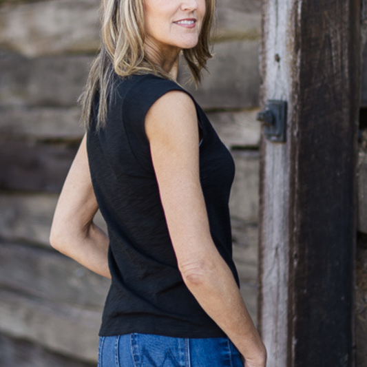 erin gray - Tyler Casual Muscle Tee in Black