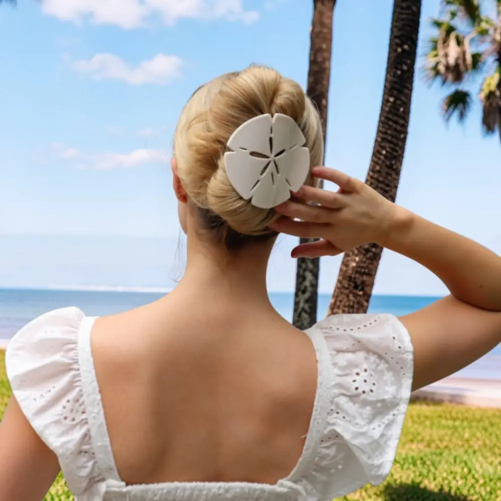 Teleties- Sand Dollar Flat Clip
